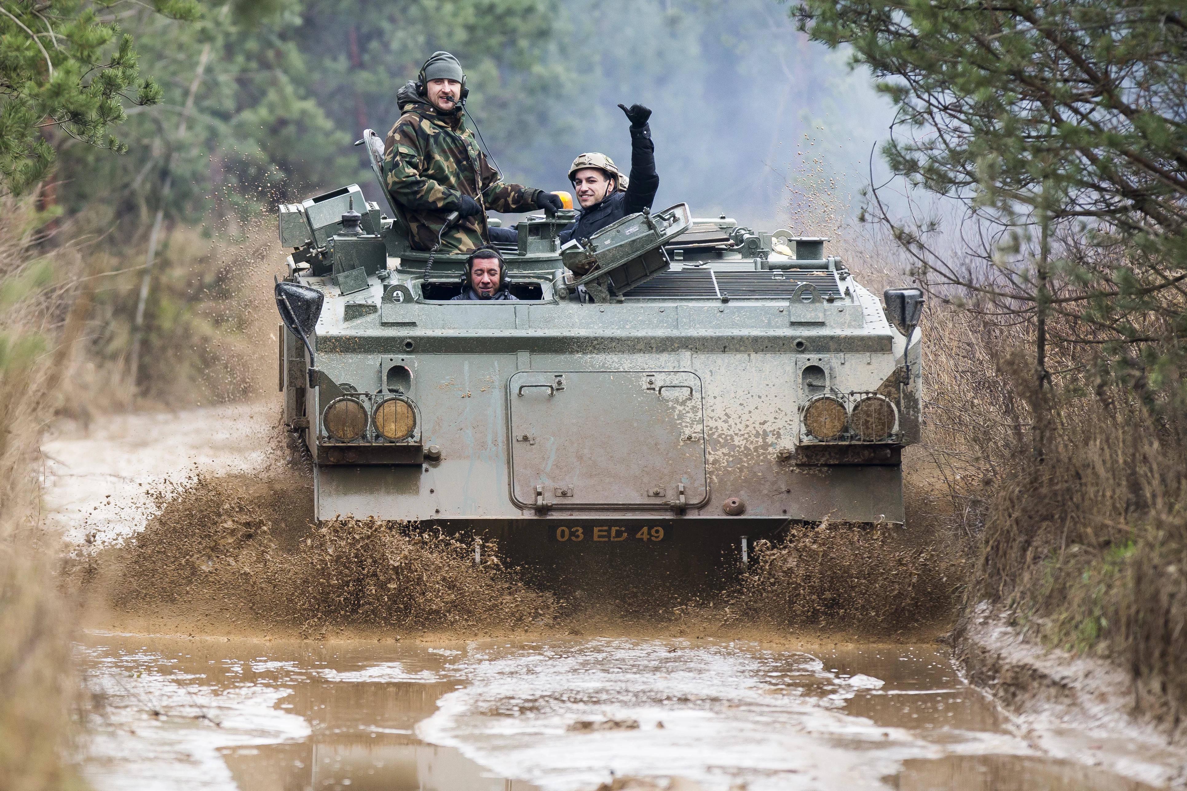 Vidéo — Conduite d'un Tank, Shooting et Options Badass